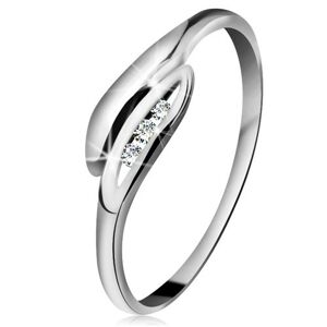 Briliantový prsteň v bielom 14K zlate - mierne zahnuté lístočky, tri číre diamanty - Veľkosť: 60 mm