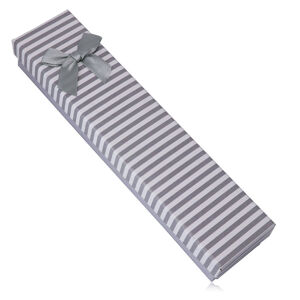 Darčeková krabička na retiazku alebo náramok - biele a sivé pruhy, ozdobná mašlička