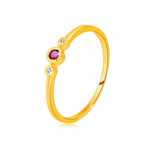 Diamantový prsteň zo 14K žltého zlata - rubín v objímke, číre brilianty, drobné guličky - Veľkosť: 56 mm
