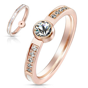 Oceľový prsteň v medenom odtieni - perleťový pás, okrúhle zirkóny čírej farby, 2 mm - Veľkosť: 60 mm