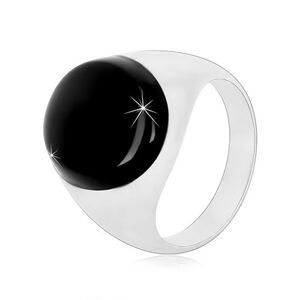Strieborný prsteň 925 s čiernou oválnou glazúrou a lesklými ramenami - Veľkosť: 66 mm