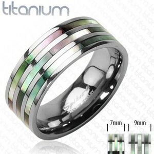 Titánový prsteň s troma perleťovými pruhmi v dúhových odtieňoch - Veľkosť: 58 mm
