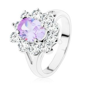Trblietavý prsteň s rozdelenými ramenami, brúsené zirkóny vo svetlofialovej a čírej farbe - Veľkosť: 56 mm