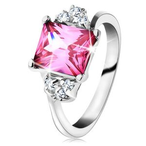 Trblietavý prsteň v striebornom odtieni, obdĺžnikový zirkón v ružovej farbe - Veľkosť: 62 mm