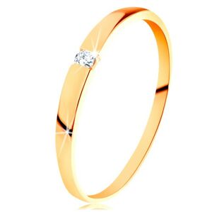Zlatý 14K prsteň - ligotavý zirkón čírej farby, hladké vypuklé ramená - Veľkosť: 56 mm