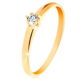 Zlatý prsteň 585 - okrúhly diamant čírej farby v šesťcípom kotlíku - Veľkosť: 48 mm